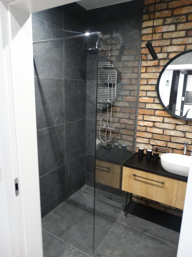 Black&White Apartment Bis - Male Garbary 8 Poznan Exterior photo