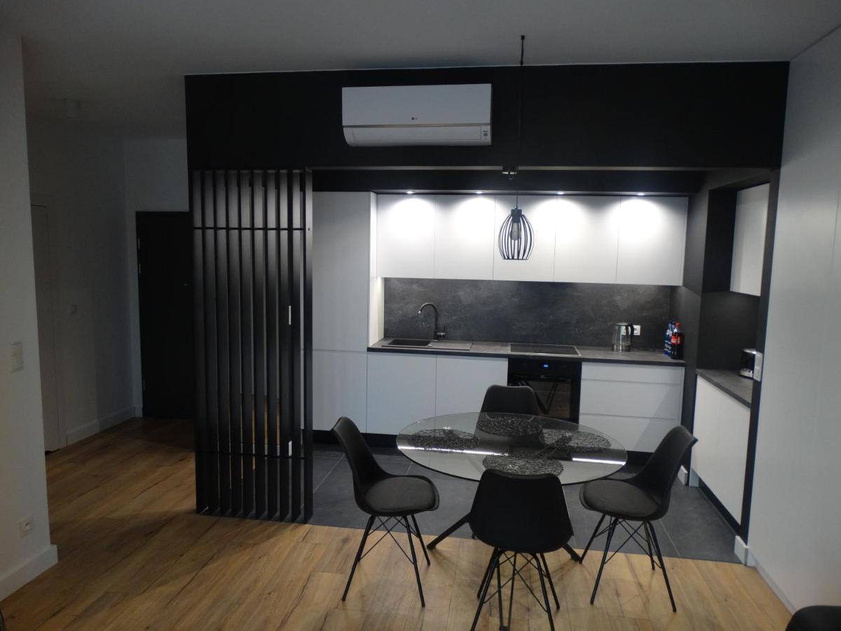 Black&White Apartment Bis - Male Garbary 8 Poznan Exterior photo